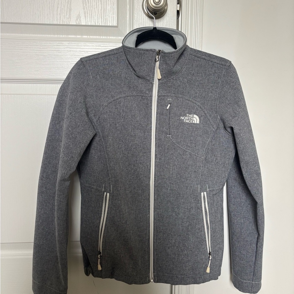 The North Face Women's Apex Bionic Light Gray Softshell Jacket
